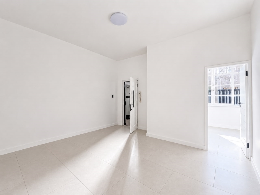 2 Bedroom Property for Sale in Sea Point Western Cape